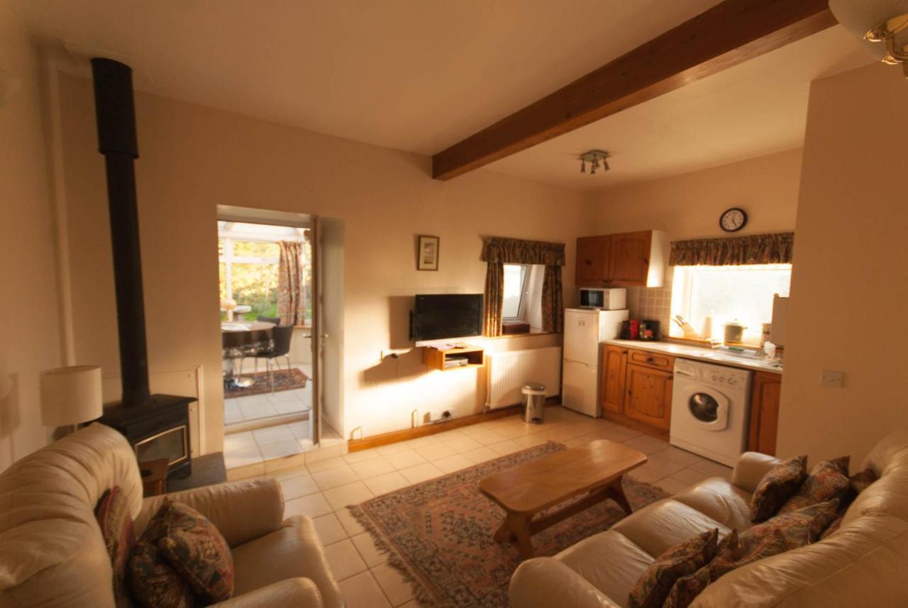 Greyfield Farm Cottages Farmborough Exterior photo