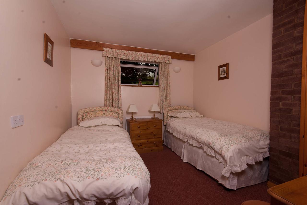 Greyfield Farm Cottages Farmborough Exterior photo